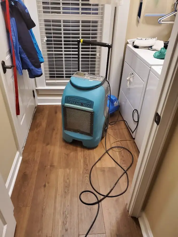 Commercial dehumidifier deployed for Flood Damage Cleanup in Grass Valley